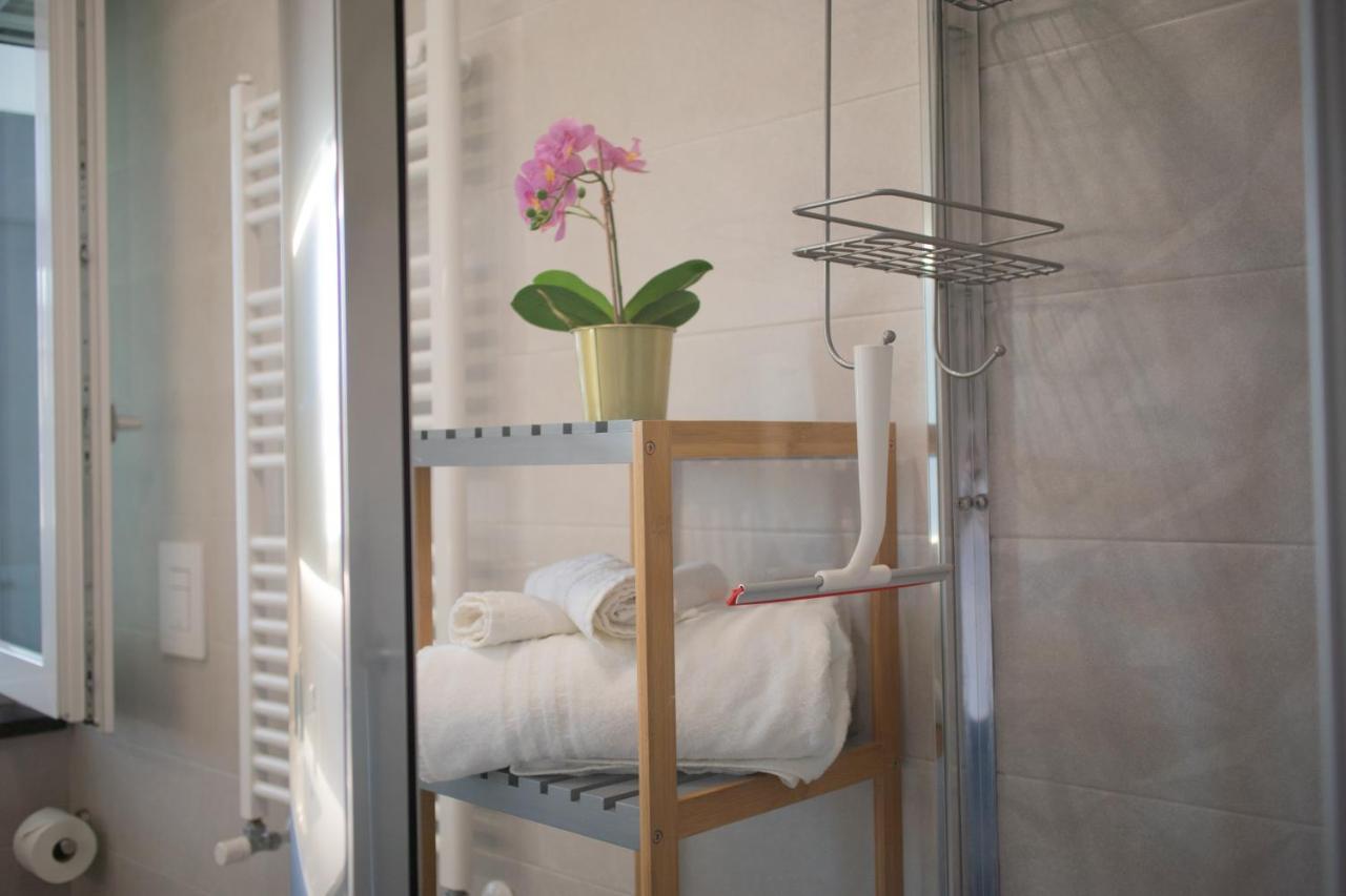 E-Twelve Apartment نابولي المظهر الخارجي الصورة