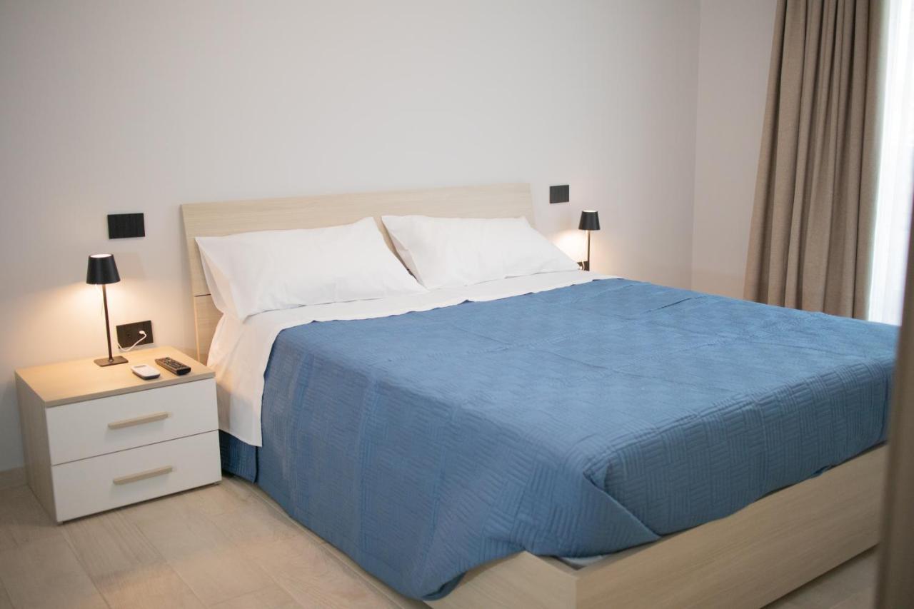 E-Twelve Apartment نابولي المظهر الخارجي الصورة