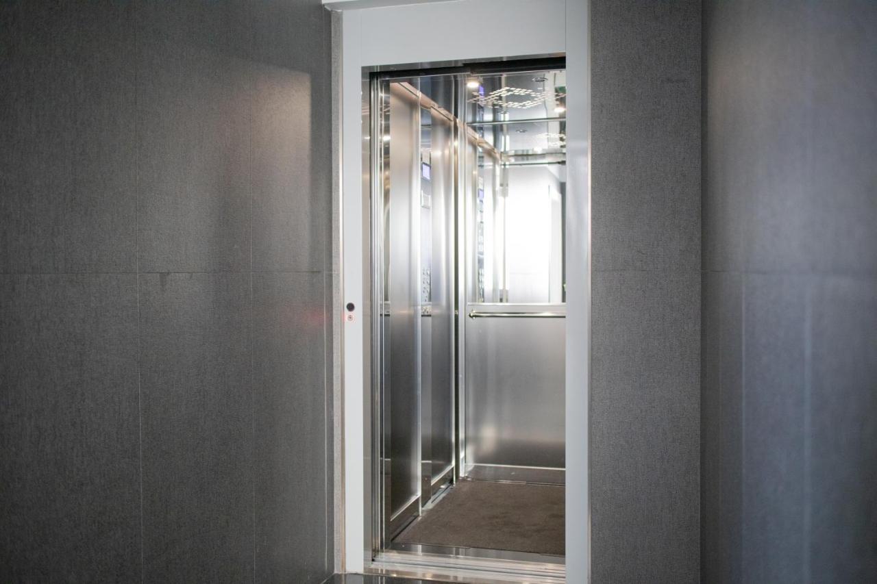 E-Twelve Apartment نابولي المظهر الخارجي الصورة
