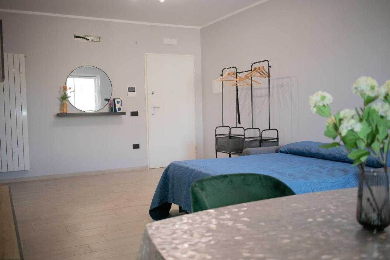 E-Twelve Apartment نابولي المظهر الخارجي الصورة