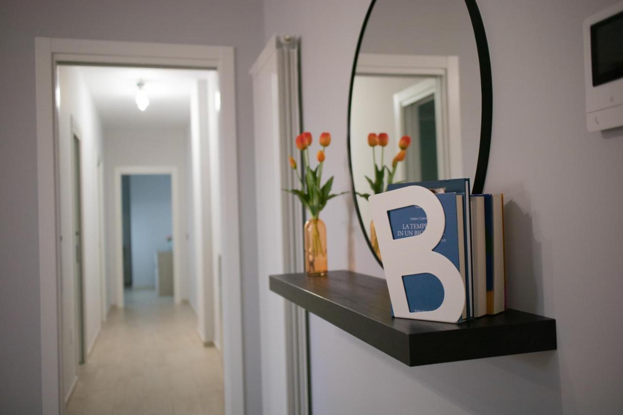 E-Twelve Apartment نابولي المظهر الخارجي الصورة