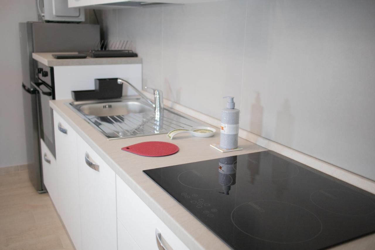 E-Twelve Apartment نابولي المظهر الخارجي الصورة
