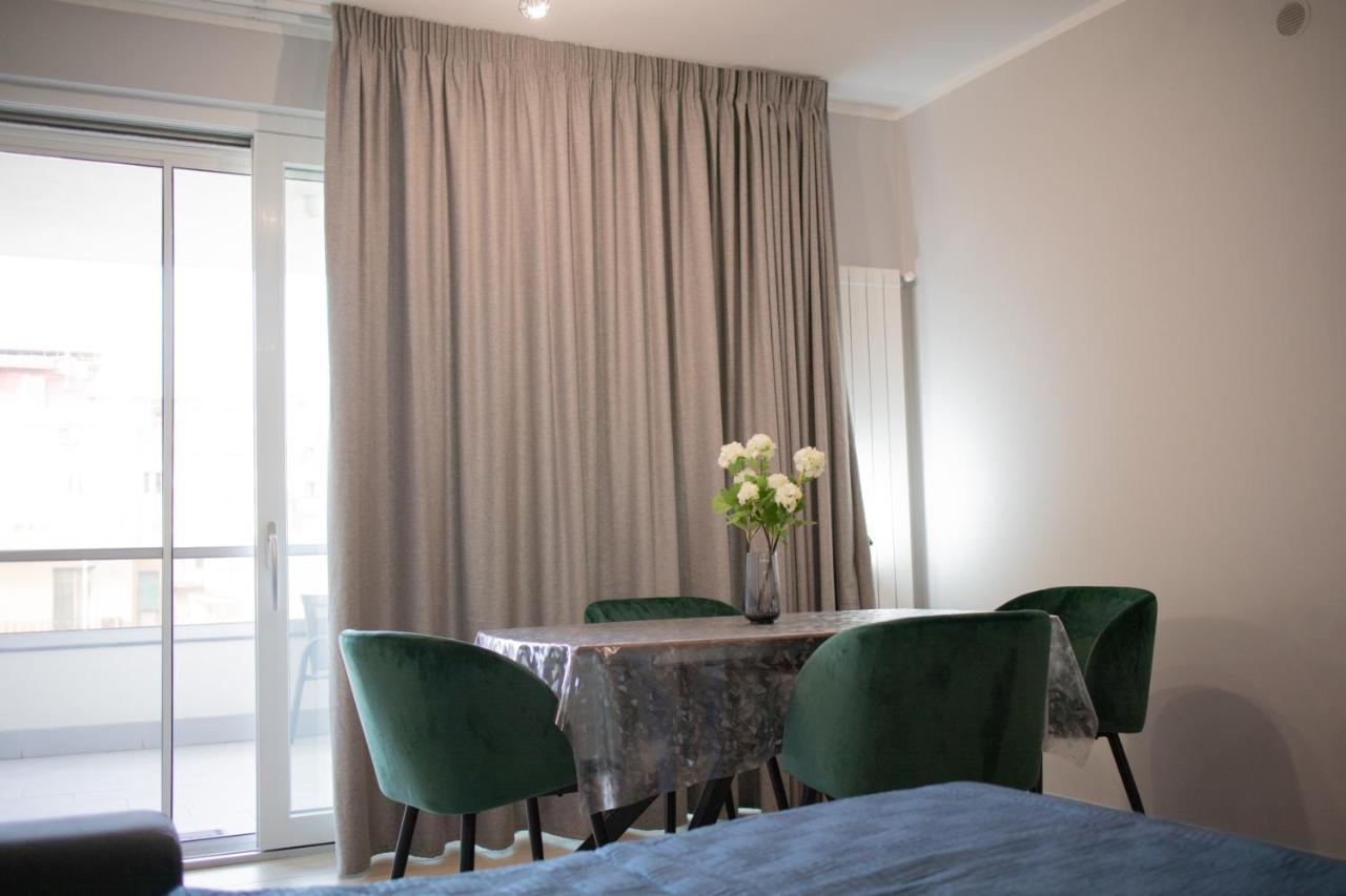 E-Twelve Apartment نابولي المظهر الخارجي الصورة